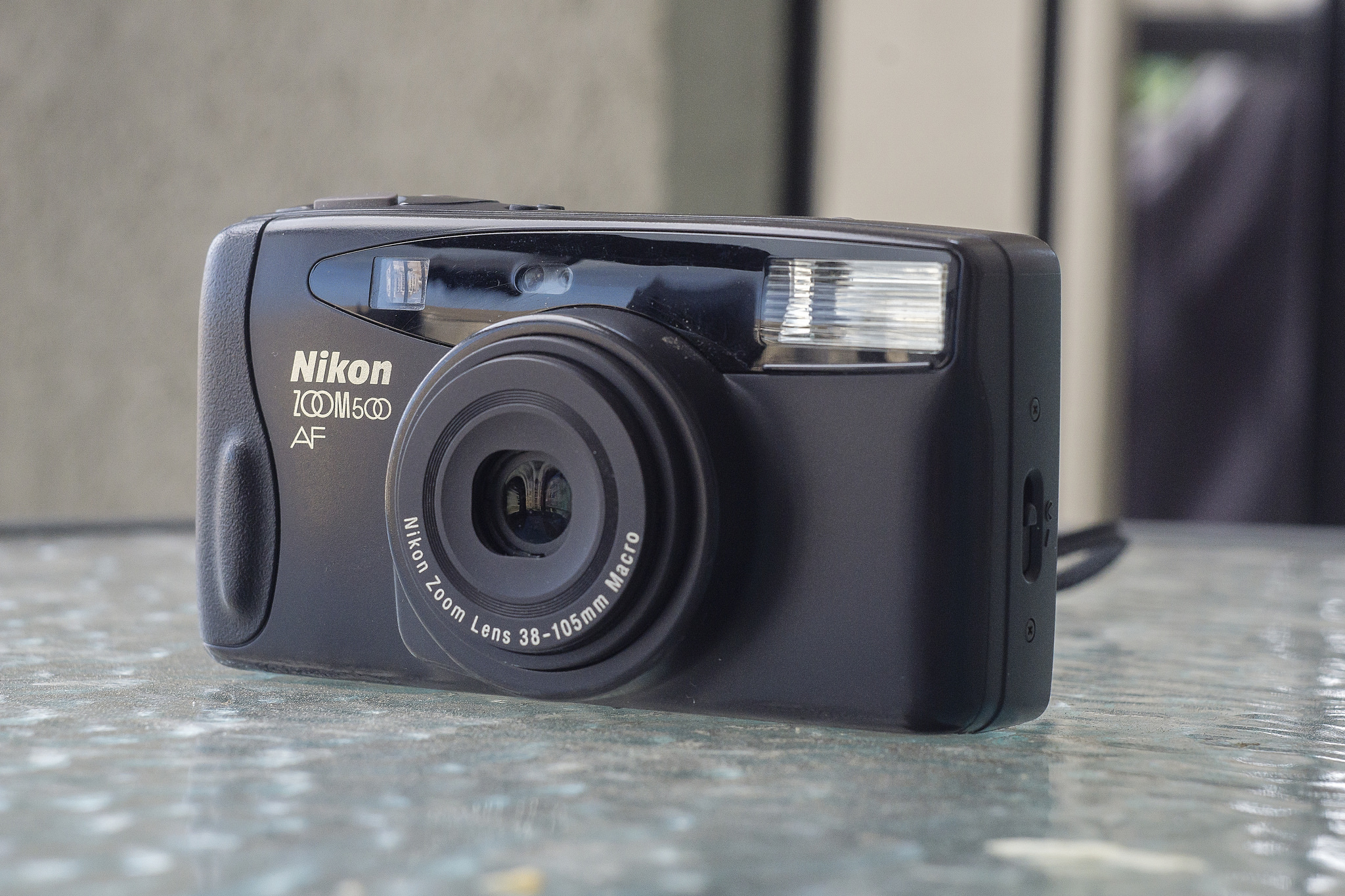 CCR Review 71 – Nikon Zoom 500AF – Alex Luyckx | Blog
